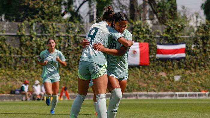 Ava Stack y Citlali Reyes en celebración con la Selección Mexicana Femenil Sub-17 | IMAGO 7