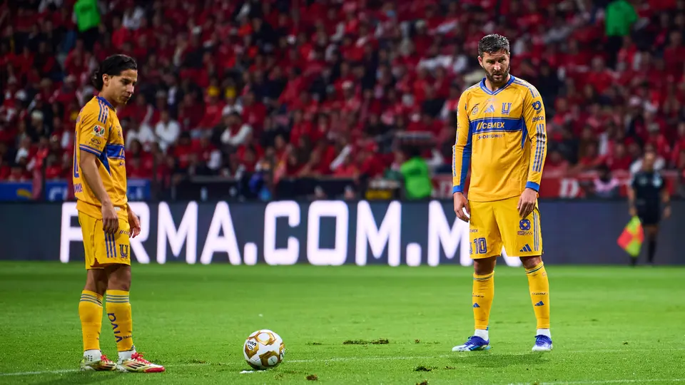 Diego Lainez y André-Pierre Gignac en partido con Tigres en la Liga MX | MEXSPORT