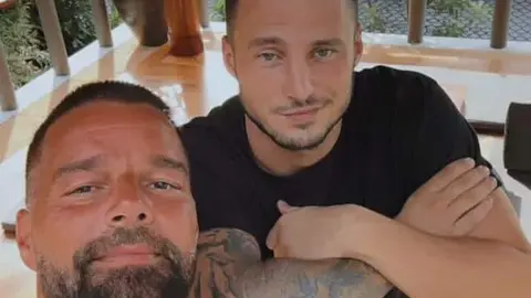 Ricky Martin y Max Barz. / RS