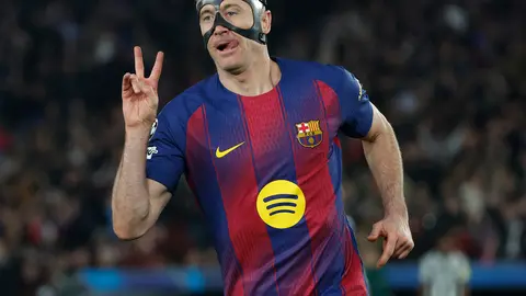 Robert Lewandowski celebrando un nuevo gol en la Champions League | AP