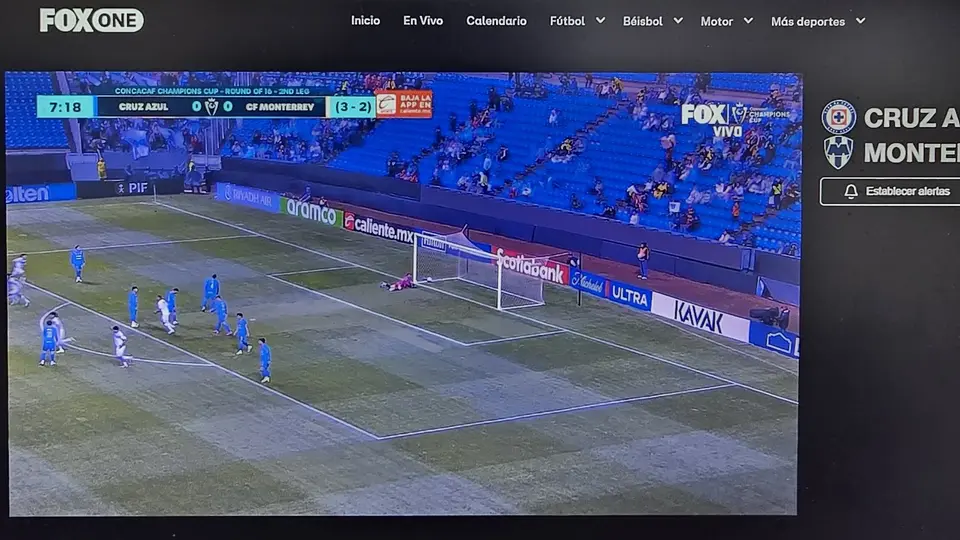 Aficionados revientan a Fox One tras la caída de transmisión de Cruz Azul vs Rayados