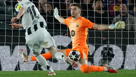 Joan García en el Barcelona vs Newcastle | AP