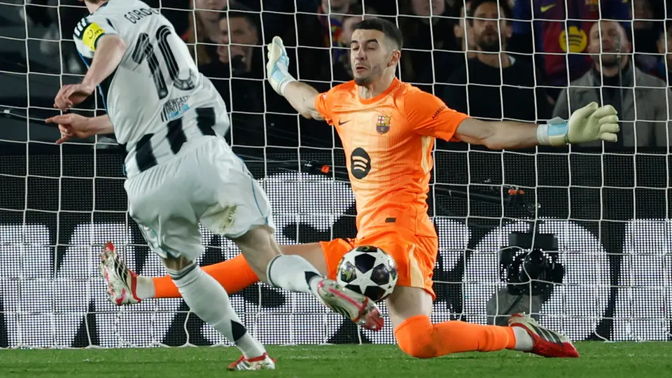 Joan García en el Barcelona vs Newcastle | AP