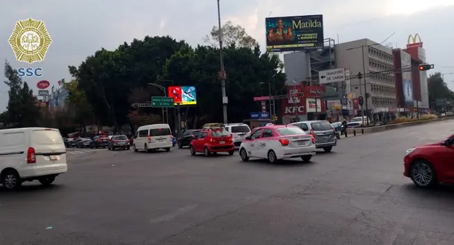 Los vehículos con engomado rojo, placas 3 y 4, y holograma 1 y 2, no circulan / Especial