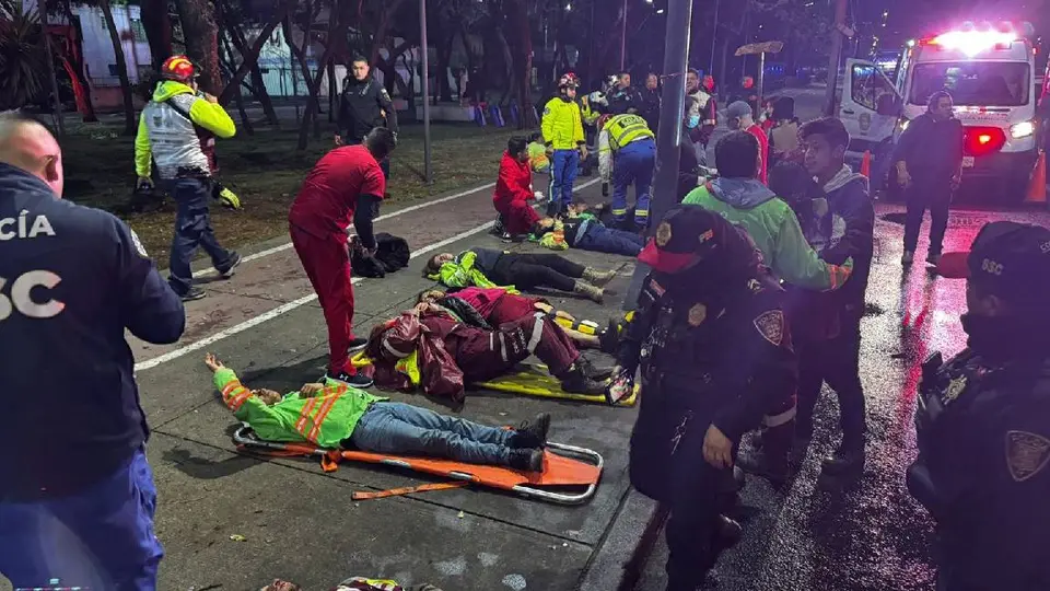 Accidente en Periférico Sur deja 12 trabajadores de limpia lesionados en CDMX