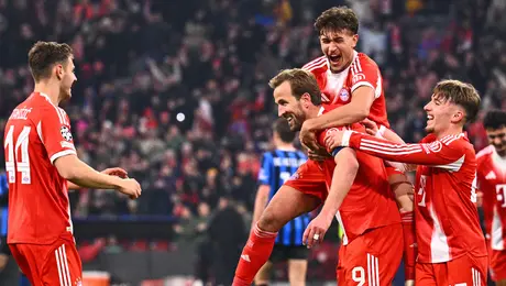 ¡Aviso para el Real Madrid! Bayern Múnich aplasta al Atalanta y está en Cuartos de Champions