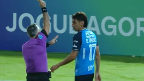Diago Giménez se fue expulsado l CAPTURA