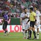 ¡Insólito en la Liga MX! VAR tarda más de 6 minutos en un penal claro en Mazatlán vs Querétaro