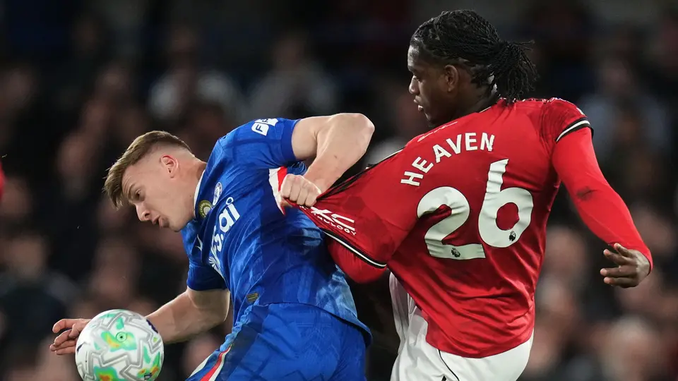 Liam Delap y Ayden Heaven en la Jornada 33 de la Premier League I AP