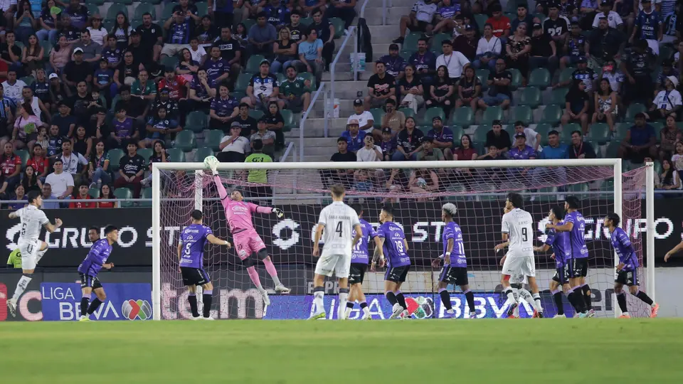 Mazatlán contra Querétaro buscando conseguir el triunfo