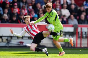 Fulham y Brentford reparten puntos en el Gtech Community Stadium; Raúl Jiménez jugó 23 minutos