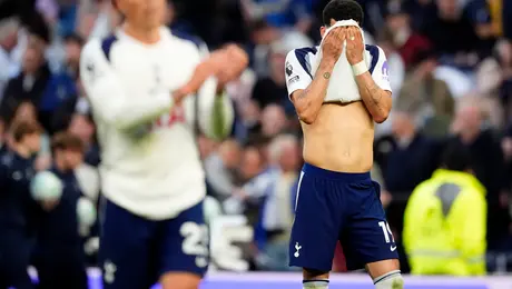 Tottenham se hunde: el descenso acecha y el margen de error desaparece