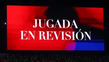 Individuo ingresa a la cabina del VAR en partido de Atlético San Luis vs Pumas y pide cambiar decisión