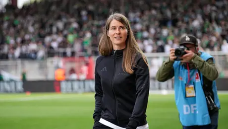 ¡Histórico! Marie-Louise Eta debuta como entrenadora de Union Berlín