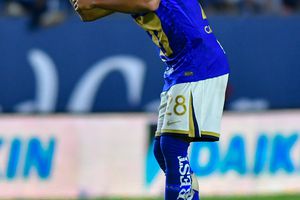 Adalberto Carrasquilla se pierde partido ante Juárez por acumulación de tarjetas