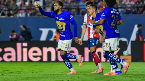 Juninho anota de penal ante Atlético San Luis l IMAGO7