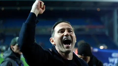 Frank Lampard celebrando el ascenso del Coventry City