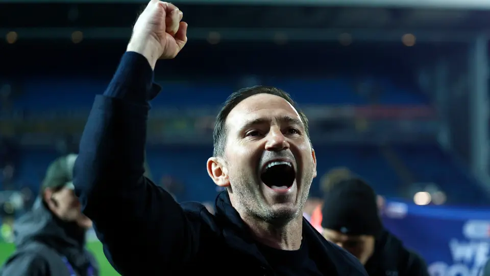 Frank Lampard celebrando el ascenso del Coventry City