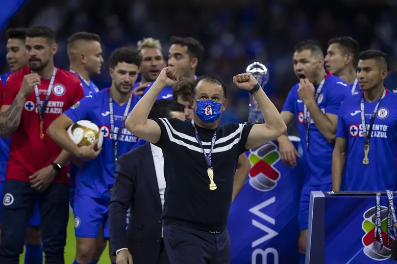 Juan Reynoso en celebración como técnico de Cruz Azul en el Guardianes 2021 | MEXSPORT