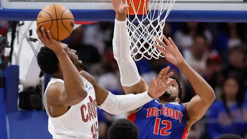 Cavs vs Pistons | AP