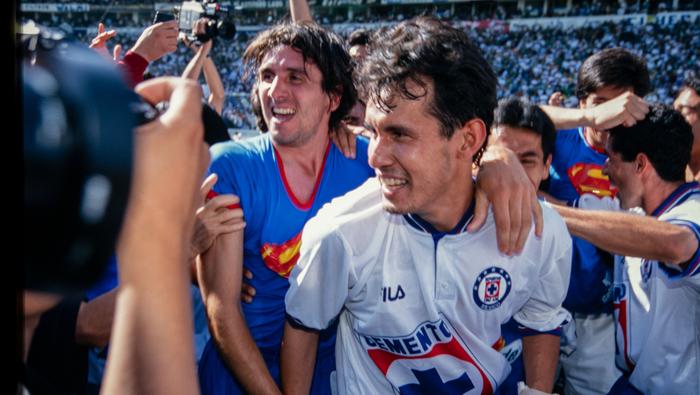 Juan Reynoso en celebración como jugador de Cruz Azul en el Invierno 1997 | MEXSPORT