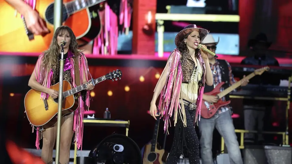 El segundo día del Tecate Emblema estuvo marcado por canciones de desamor que el público coreó a todo pulmón./ Georgina Sánchez
