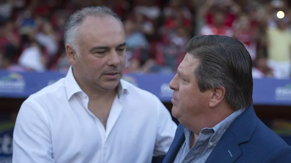 Guillermo Vázquez y Miguel Herrera disputaron la última final entre DTs mexicanos | MEXSPORT