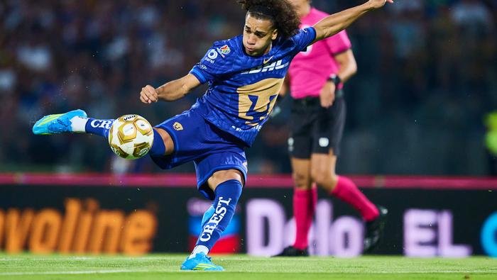 Carrasquilla en un tiro ante Pachuca en Semifinales de Vuelta | MEXSPORT