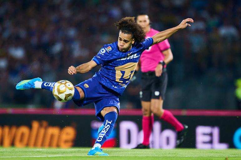 Carrasquilla en un tiro ante Pachuca en Semifinales de Vuelta | MEXSPORT