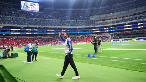 Joel Huiqui en celebración como técnico interino de Cruz Azul | IMAGO 7