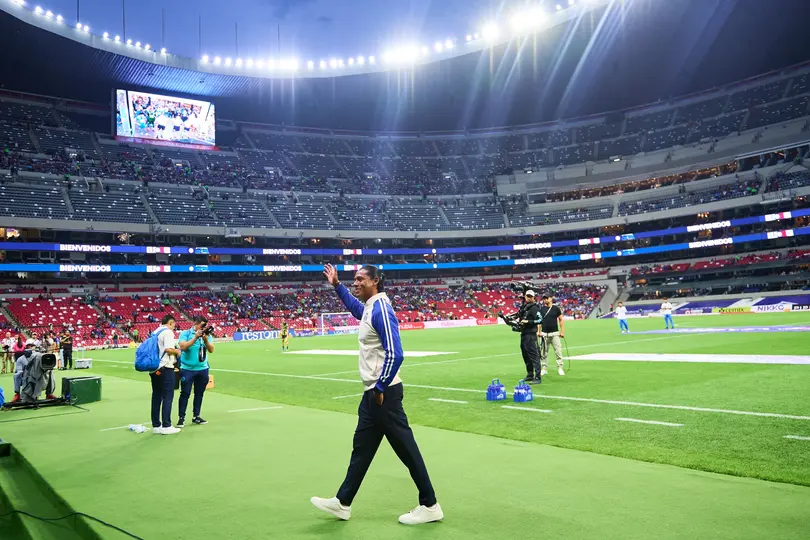 Joel Huiqui en celebración como técnico interino de Cruz Azul | IMAGO 7