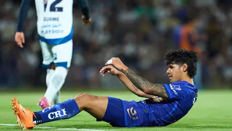 ¡Increíble falla de Robert Morales! Pumas perdonó a Pachuca en CU