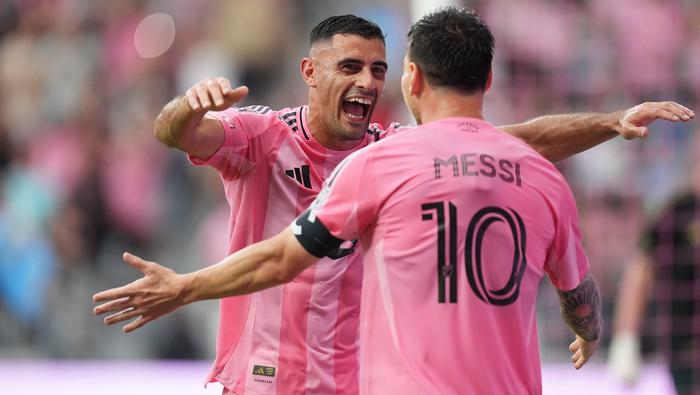 Germán Berterame celebrando su gol con Messi | AP