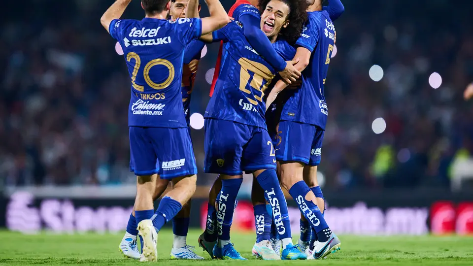 Jugadores de Pumas festejando el título de Liga MX | MEXSPORT