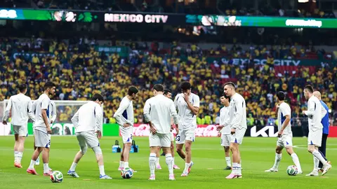 Selección de Uzbekistán calentando | MEXSPORT