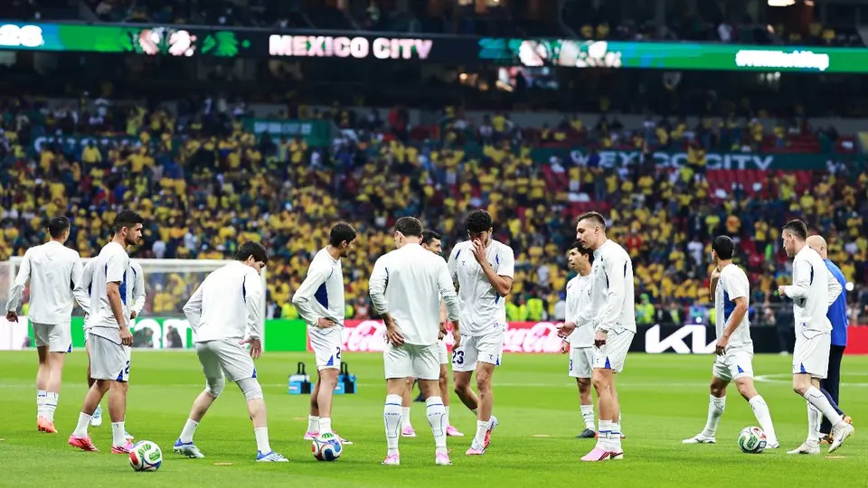 Selección de Uzbekistán calentando | MEXSPORT