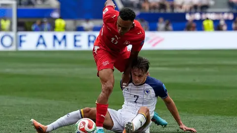Suiza impone su jerarquía y golea a una combativa Bosnia en Los Ángeles