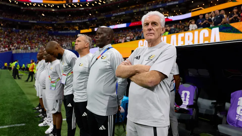 Hugo Broos entrenador de Sudáfrica y su cuerpo técnico | MEXSPORT