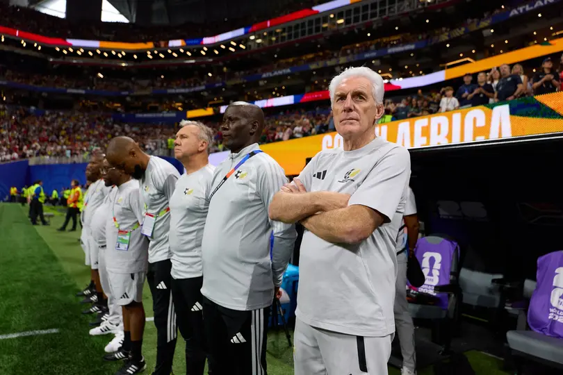 Hugo Broos entrenador de Sudáfrica y su cuerpo técnico | MEXSPORT