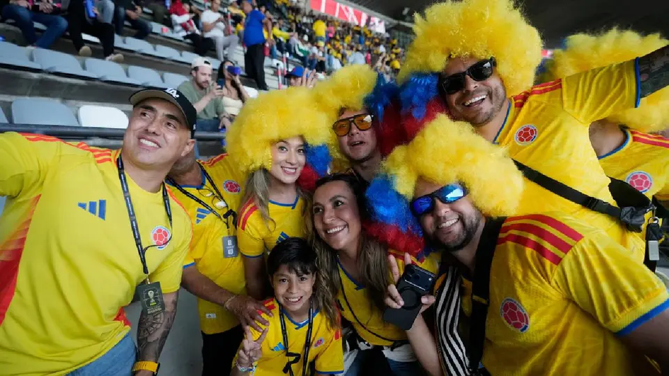 Afición colombiana l AP