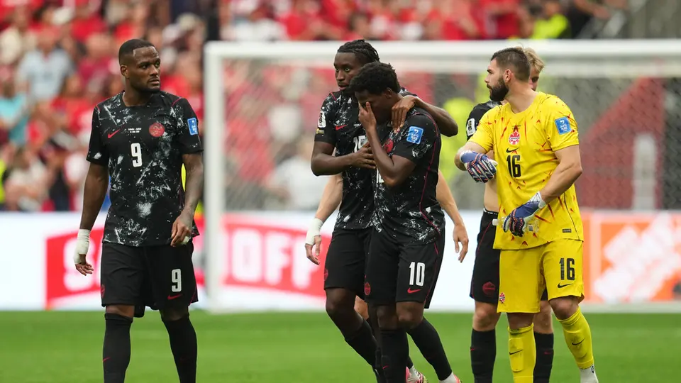 Jugadores de Canadá tras la lesión | AP