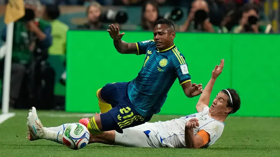 Uzbekistán vs Colombia | AP