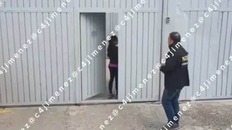 Autoridades detuvieron a una mujer presuntamente relacionada con un fraude por venta de boletos para el Mundial 2026. / @c4jimenez
