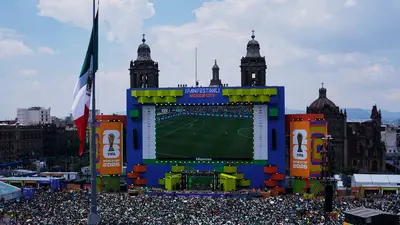 ¡Ni un alma más! Fan Fest del Zócalo se llenó para el partido de México contra Corea
