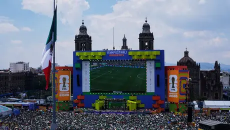 ¡Ni un alma más! Fan Fest del Zócalo se llenó para el partido de México contra Corea