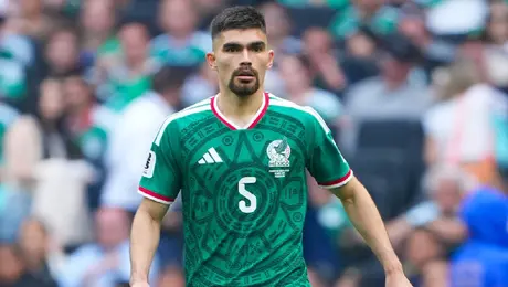 Johan Vásquez, el líder silencioso y sin gafete de la Selección Mexicana