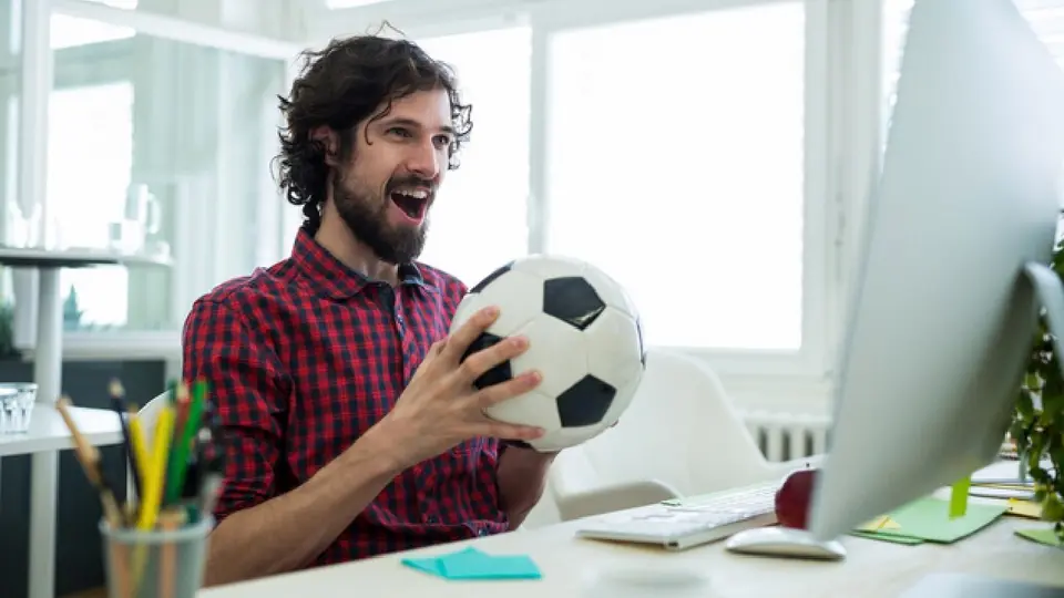 Los trabajadores considera que las compañías deberían involucrarse activamente en la celebración del Mundial / Magnific