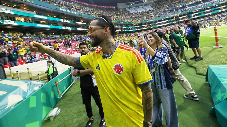 Maluma en el Estadio Ciudad de México apoyando a Colombia | AFP