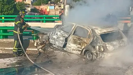 VIDEO / Tragedia en CDMX: automovilista fallece calcinado en accidente sobre Periférico