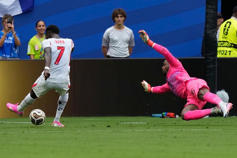 Saka ante Francia | AP